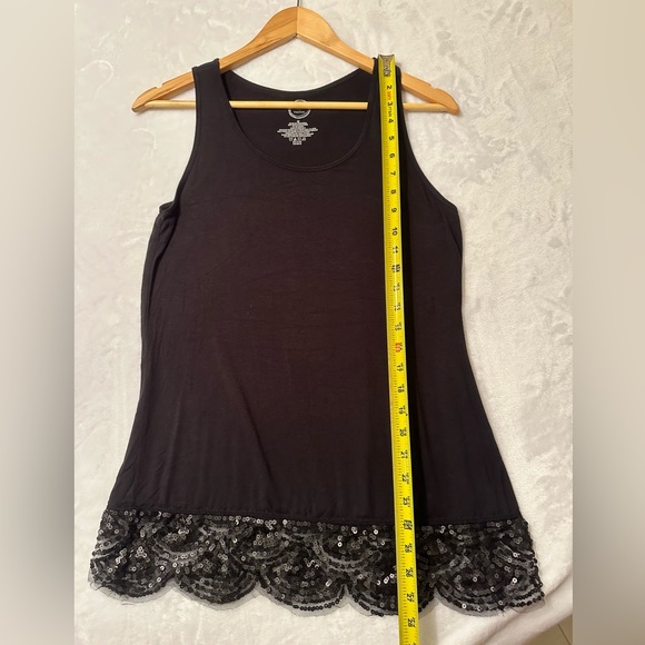 Maurice’s medium black tank, sequin scallop hem. Tunic length. Great condition - Picture 5 of 7